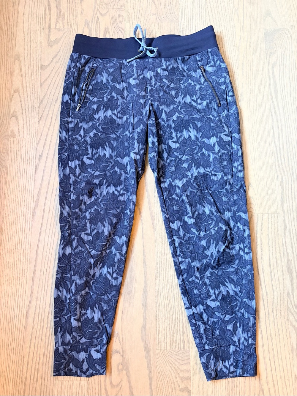 Athleta Trekkie North Jogger Pants Blue Floral Printed Textured Girly Sporty